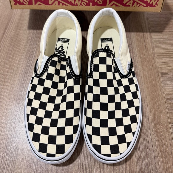 Vans Checkerboard Slip-On Wide - Picture 1 of 5